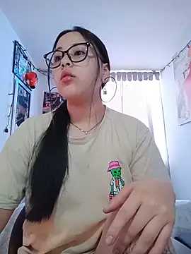 Snapshot of persefone_core chatting on 11.30.25 persefone core online show from 11.30.25