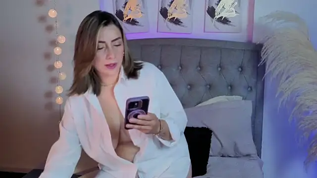 Isabella lt online show from 09.25.25