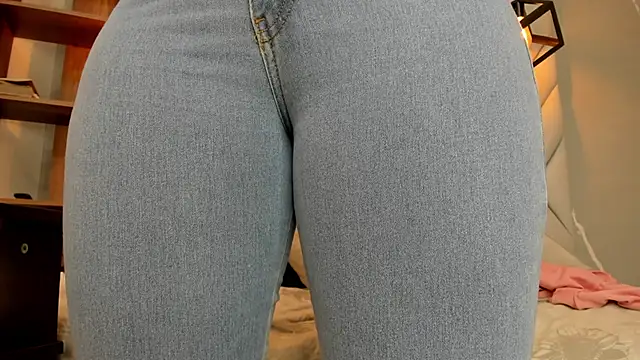 Snapshot of SakuraLee_ chatting on 02.11.25 SakuraLee online show from 02.11.25