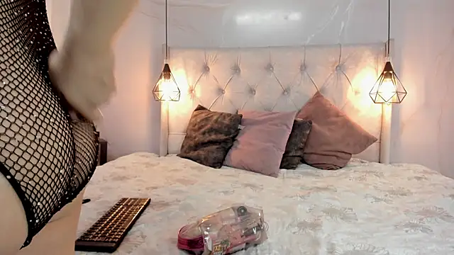 Snapshot of SakuraLee_ chatting on 10.09.25 SakuraLee online show from 10.09.25