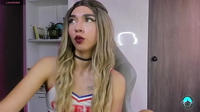 Snapshot of sofi_elfqueen chatting on 02.16.25 sofi elfqueen online show from 02.16.25