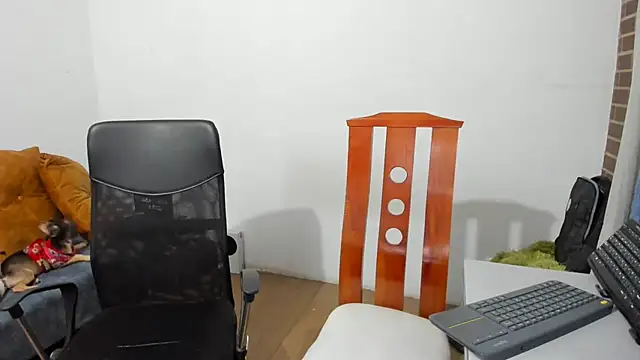  girls on fire  online show from 02.26.25