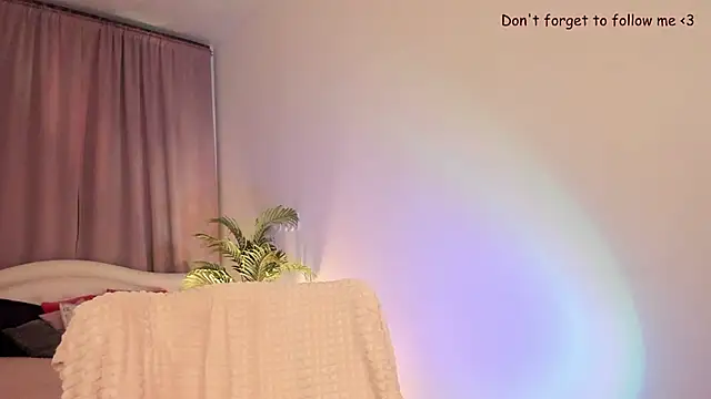 LauraCoy online show from 02.06.25