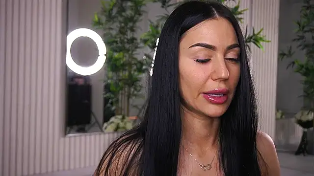 Snapshot of Abbela_White chatting on 03.06.25 Abbela White online show from 03.06.25