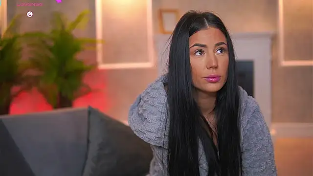 Snapshot of Abbela_White chatting on 09.13.25 Abbela White online show from 09.13.25