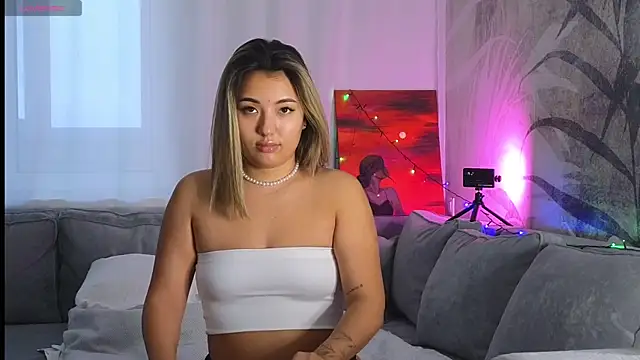 lily  foster online show from 12.27.24