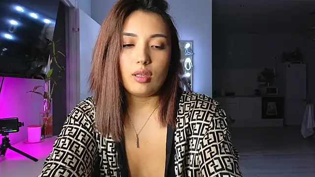 lily  foster online show from 03.20.25