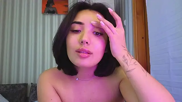 lily  foster online show from 10.18.25