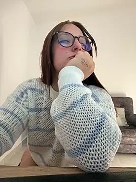 Snapshot of Megan_lu2 chatting on 09.11.25 Megan lu2 online show from 09.11.25