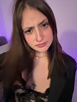 Snapshot of Megan_lu2 chatting on 10.04.25 Megan lu2 online show from 10.04.25