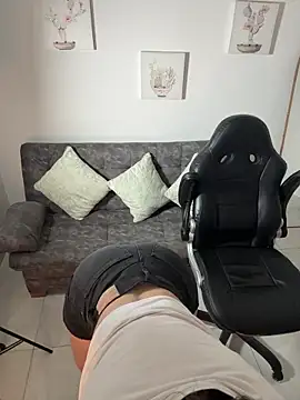 Snapshot of Megan_lu2 chatting on 11.20.25 Megan lu2 online show from 11.20.25