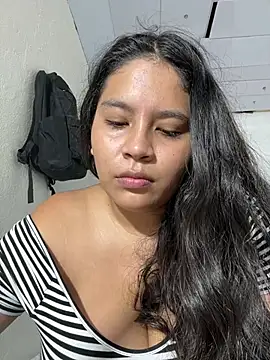 moncerrat luna online show from 04.10.26