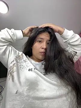 Snapshot of moncerrat_luna chatting on 06.16.26 moncerrat luna online show from 06.16.26