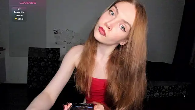 Snapshot of KitsuneRem chatting on 09.09.25 KitsuneRem online show from 09.09.25