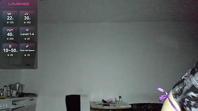 Snapshot of KitsuneRem chatting on 09.23.25 KitsuneRem online show from 09.23.25