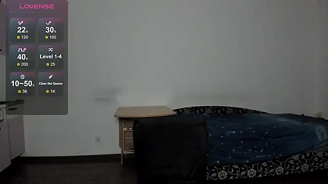 Snapshot of KitsuneRem chatting on 03.01.26 KitsuneRem online show from 03.01.26