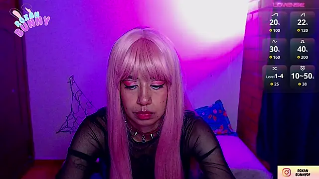 Snapshot of Roxanbunny1 chatting on 10.05.25 Roxanbunny1 online show from 10.05.25