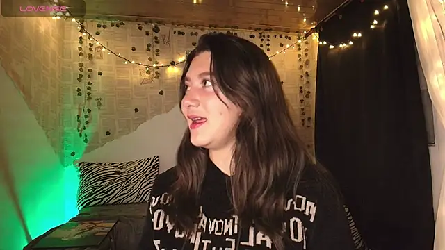 kisstarxxx online show from 10.18.25