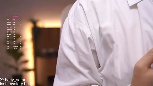 Snapshot of Hetty_satar chatting on 10.16.25 Hetty satar online show from 10.16.25