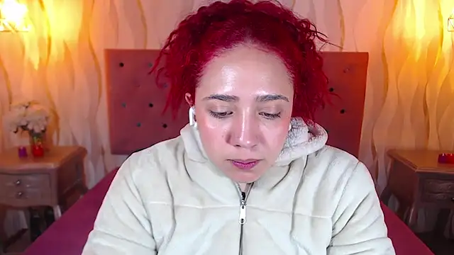 Snapshot of IsabelaLatina chatting on 02.15.26 IsabelaLatina online show from 02.15.26