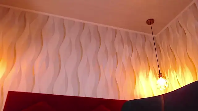 IsabelaLatina online show from 04.14.26