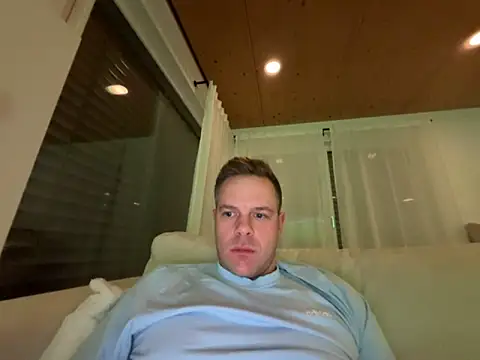 Danii0790 online show from 11.17.25