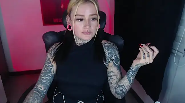 Snapshot of Anaii_Gomez chatting on 01.31.25 Anaii Gomez online show from 01.31.25