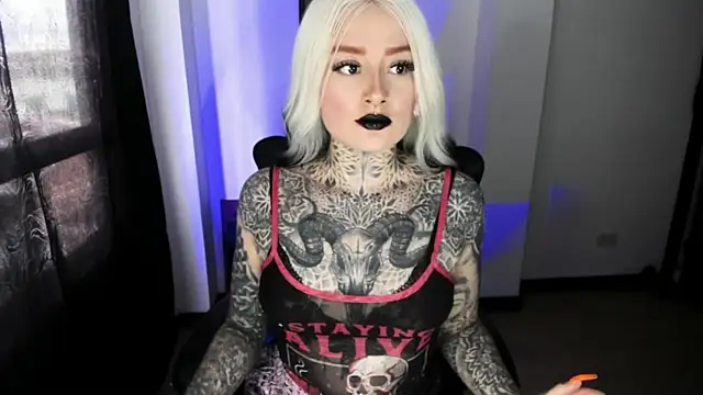 Snapshot of Anaii_Gomez chatting on 09.16.25 Anaii Gomez online show from 09.16.25