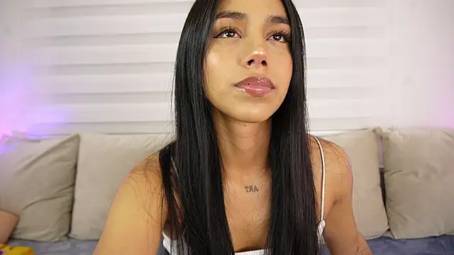 Snapshot of Ariadna5 chatting on 02.13.25 Ariadna5 online show from 02.13.25