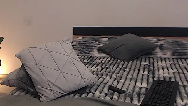 Snapshot of YourSweetSinn chatting on 01.12.25 YourSweetSinn online show from 01.12.25