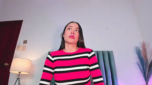 Snapshot of NoraDasilva chatting on 02.22.25 NoraDasilva online show from 02.22.25