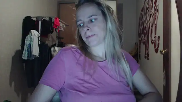 Snapshot of las_sweet chatting on 12.10.24 las sweet online show from 12.10.24