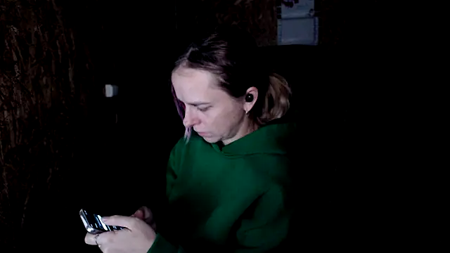 Snapshot of las_sweet chatting on 12.15.25 las sweet online show from 12.15.25