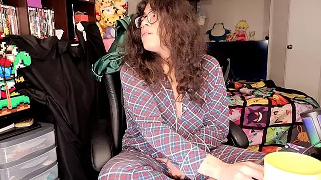 Snapshot of ShinyCherub chatting on 02.11.26 ShinyCherub online show from 02.11.26