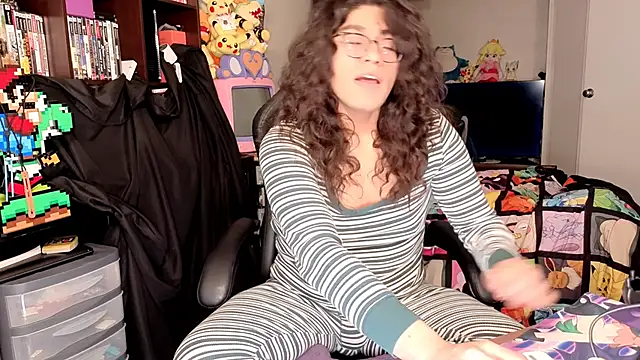 Snapshot of ShinyCherub chatting on 02.12.26 ShinyCherub online show from 02.12.26