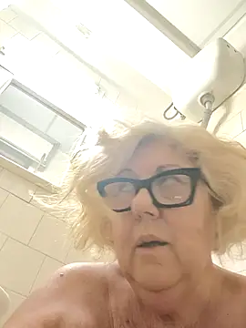 Snapshot of Merilulla chatting on 01.19.26 Merilulla online show from 01.19.26