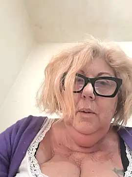 Snapshot of Merilulla chatting on 02.11.26 Merilulla online show from 02.11.26