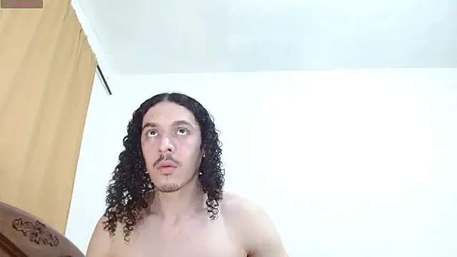 Snapshot of thefockers69 chatting on 11.02.25 thefockers69 online show from 11.02.25