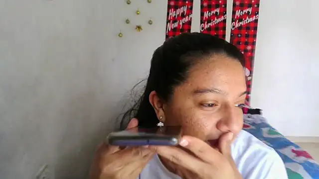 Snapshot of almaswan1 chatting on 12.02.24 almaswan1 online show from 12.02.24