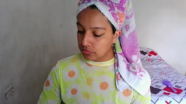 Snapshot of almaswan1 chatting on 01.08.25 almaswan1 online show from 01.08.25