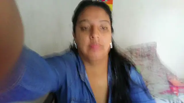 Snapshot of almaswan1 chatting on 02.06.25 almaswan1 online show from 02.06.25