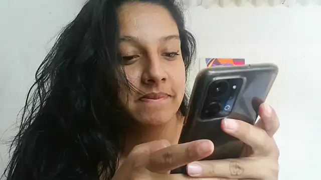 Snapshot of almaswan1 chatting on 03.04.25 almaswan1 online show from 03.04.25