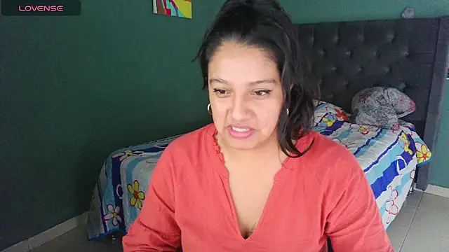 Snapshot of almaswan1 chatting on 09.10.25 almaswan1 online show from 09.10.25