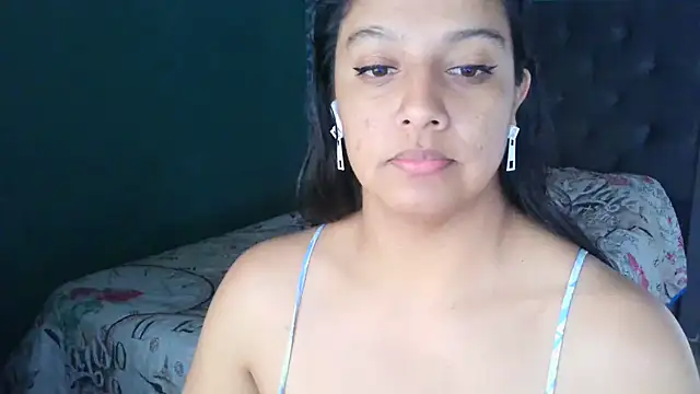 Snapshot of almaswan1 chatting on 10.03.25 almaswan1 online show from 10.03.25