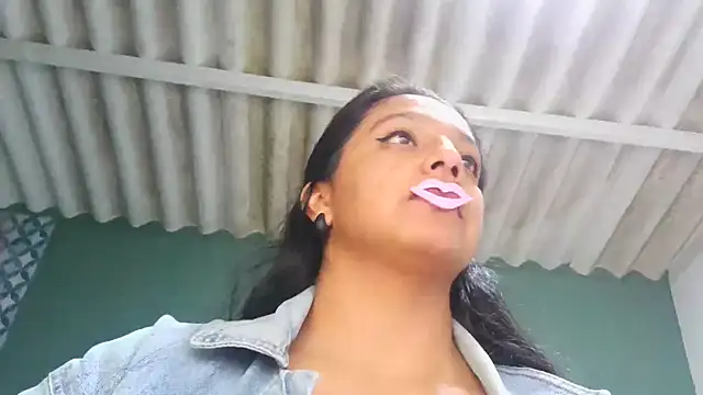 Snapshot of almaswan1 chatting on 10.07.25 almaswan1 online show from 10.07.25