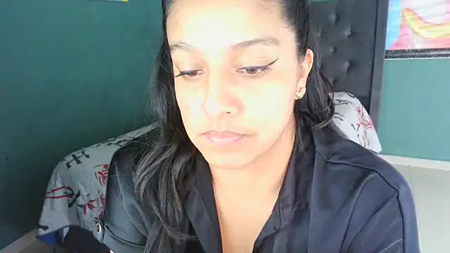 Snapshot of almaswan1 chatting on 10.29.25 almaswan1 online show from 10.29.25