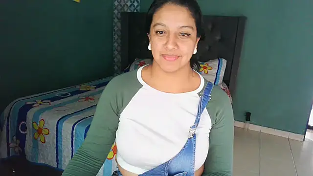 Snapshot of almaswan1 chatting on 11.21.25 almaswan1 online show from 11.21.25