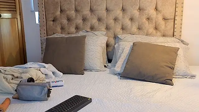 KeryHillson online show from 01.18.26