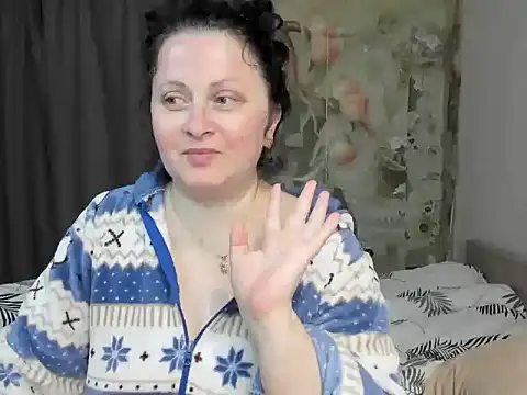 Snapshot of Lillian2 chatting on 05.16.26 Lillian2 online show from 05.16.26