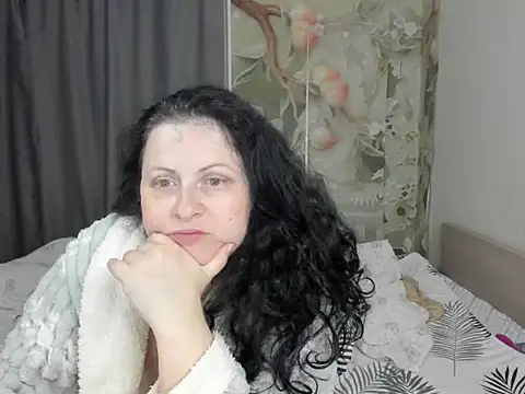 Snapshot of Lillian2 chatting on 05.31.26 Lillian2 online show from 05.31.26